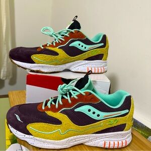 BRAND NEW Size 10 - Saucony 3D Grid Hurricane Trailian Low Sneakers